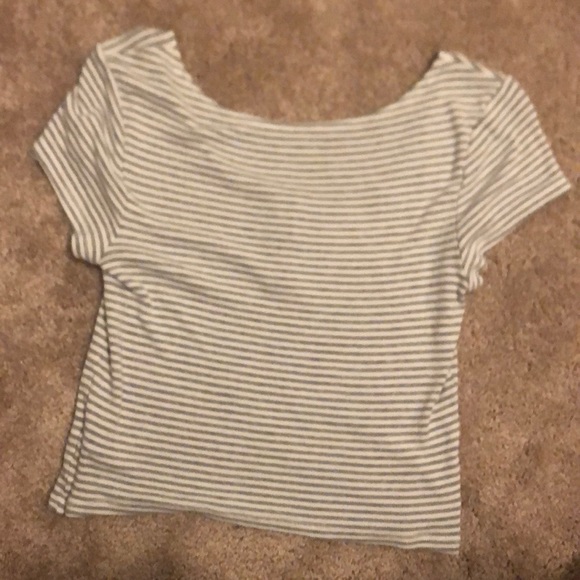 Super cute & casual shirt!! - Picture 2 of 2